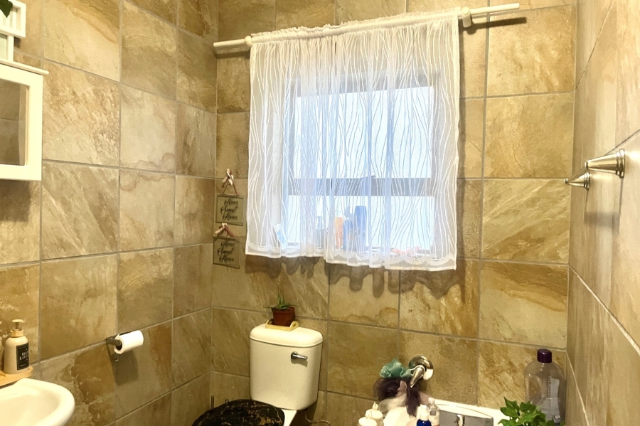 1 Bedroom Property for Sale in Gateway Manor North West